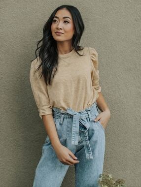 NWOT FREE PEOPLE THE A JUST PUFF TEXTUTED TEE!